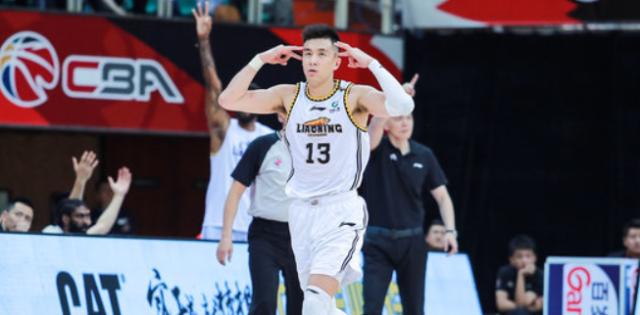 世界杯手机观看-果断、冷静、坚定 郭艾伦完美表现助辽宁起死回生